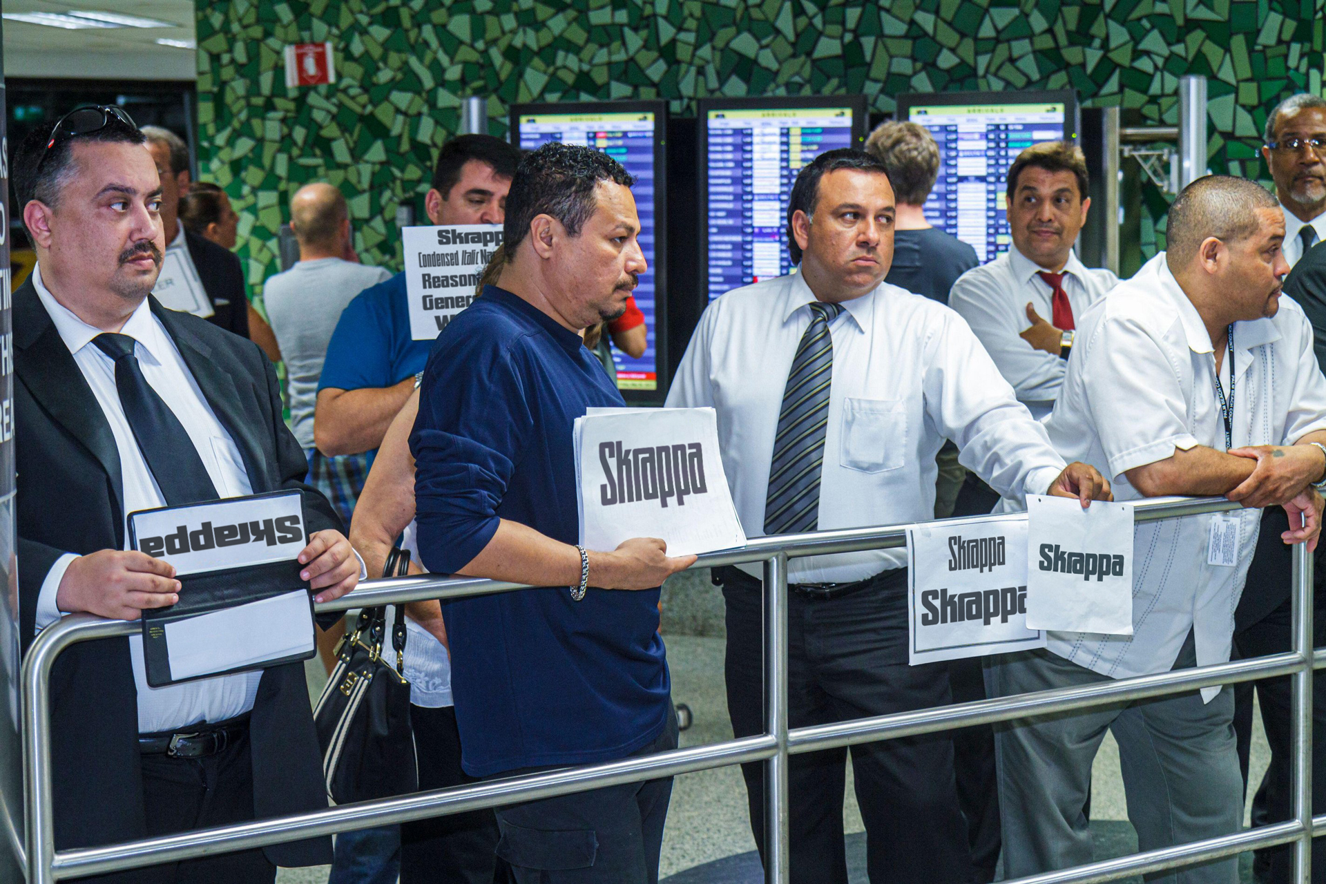 WiseType®, typeface: Skrappa (Hero, desktop)