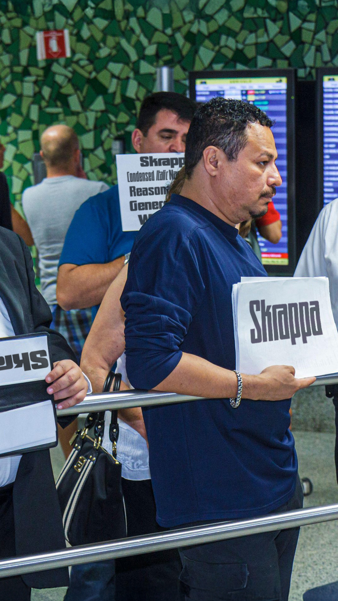 WiseType®, typeface: Skrappa (Hero, mobile)